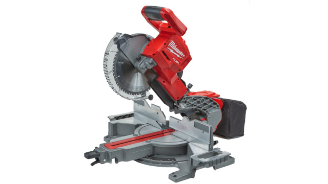 Milwaukee Akku Kappsägen & Gehrungssägen + Arbeitstische