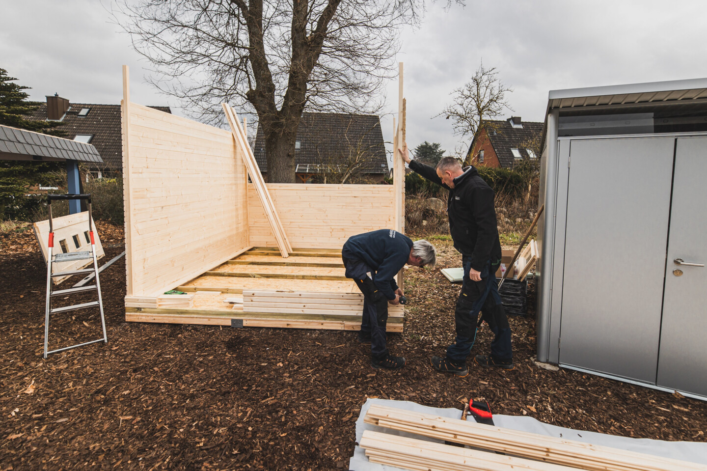 Auf der Vorderseite wird eine Aussparung gelassen, wo später die Tür eingesetzt wird