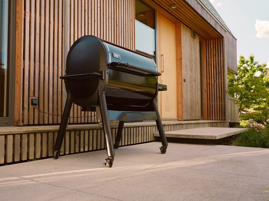 SmokeFire EX6 Stealth - Pelletgrill von Weber Smoken, grillen? Mit dem Weber SmokeFire können Sie beides!
