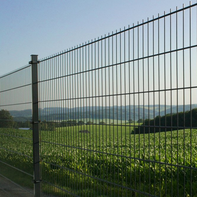 Gittermatten-Zäune: stabil und elegant