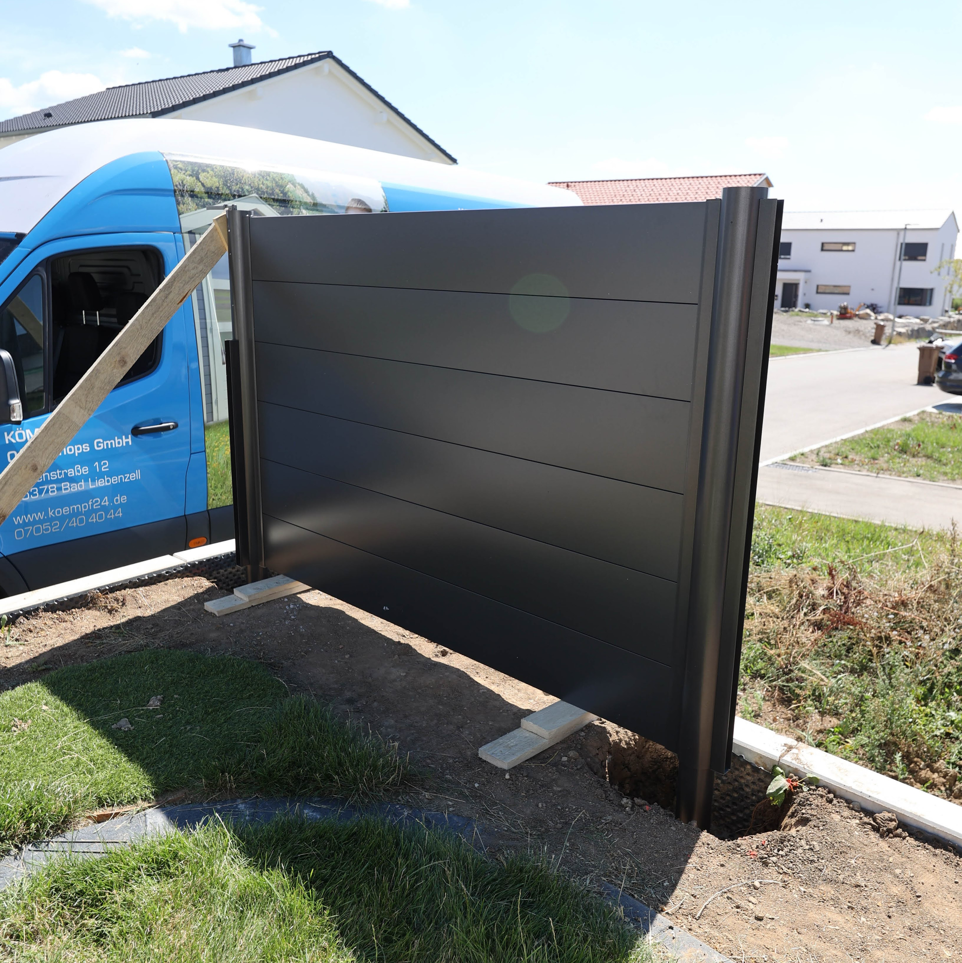 Montageanleitung: Sichtschutzzaun von Biohort