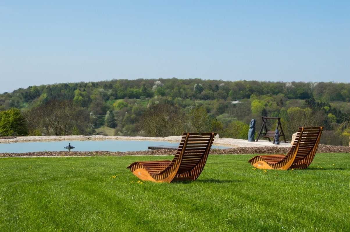 Schwimmteich im eigenen Garten Schwimmteich im eigenen Garten