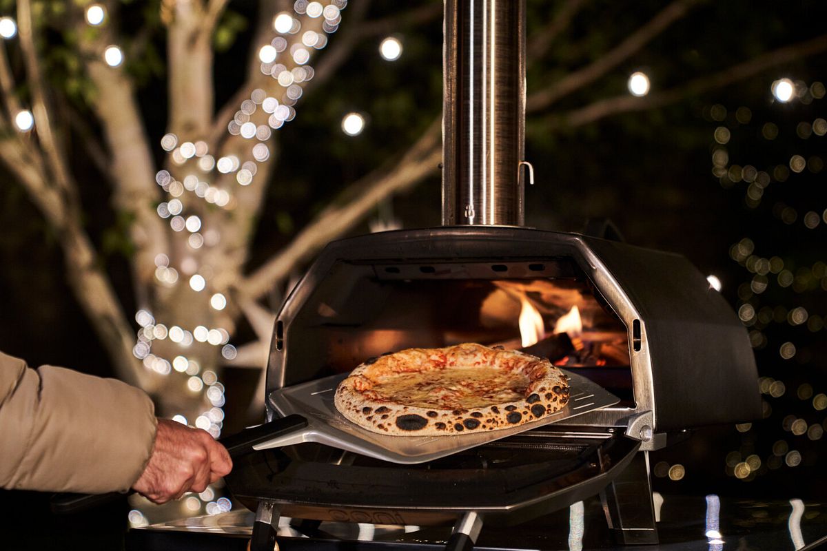Leckere Pizza aus dem Ooni Pizzaofen