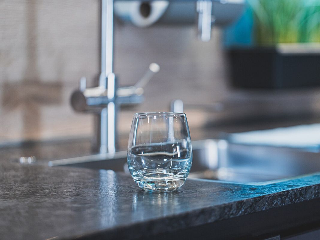 Genügend Wasser gehört unbedingt mit in den Notvorrat