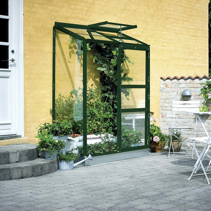 Ein Gewächshaus für den Wandanbau