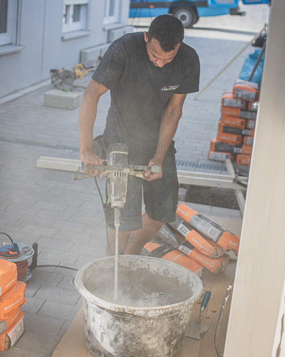 Die Betonmischung wird angesetzt