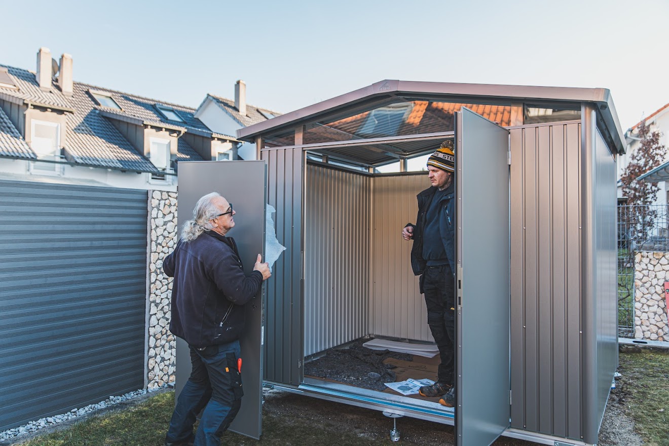 Biohort Panorama Doppeltür wird eingesetzt
