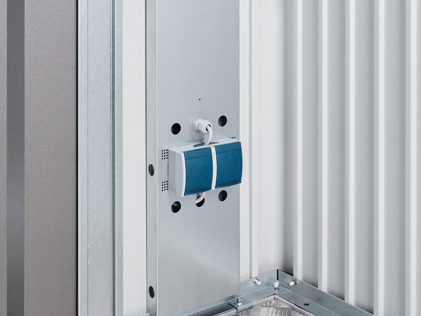 Elektro-Montagepanel von Biohort für viele Biohort Stauraumlösungen