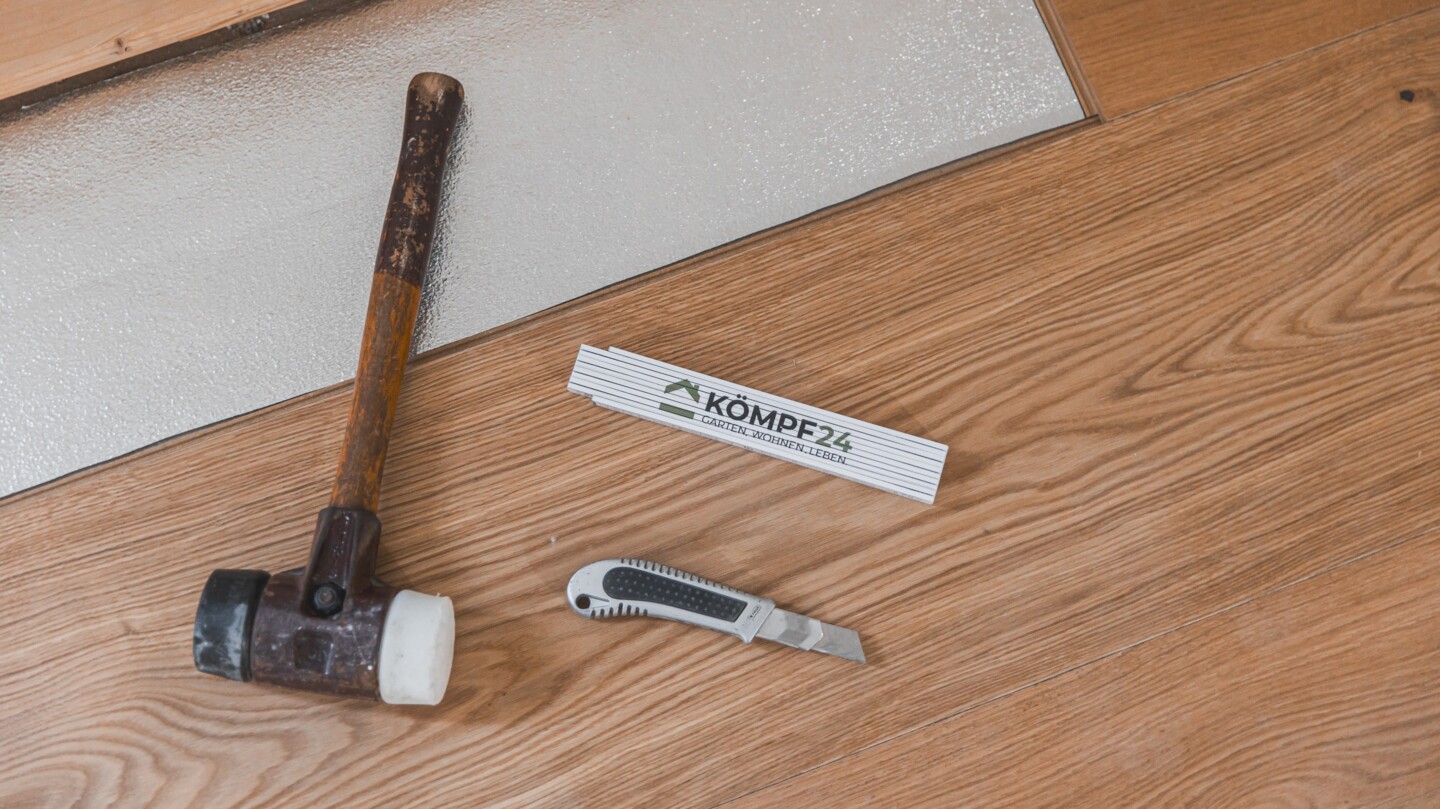 Bodenmontage: z.B. Designboden von Meister