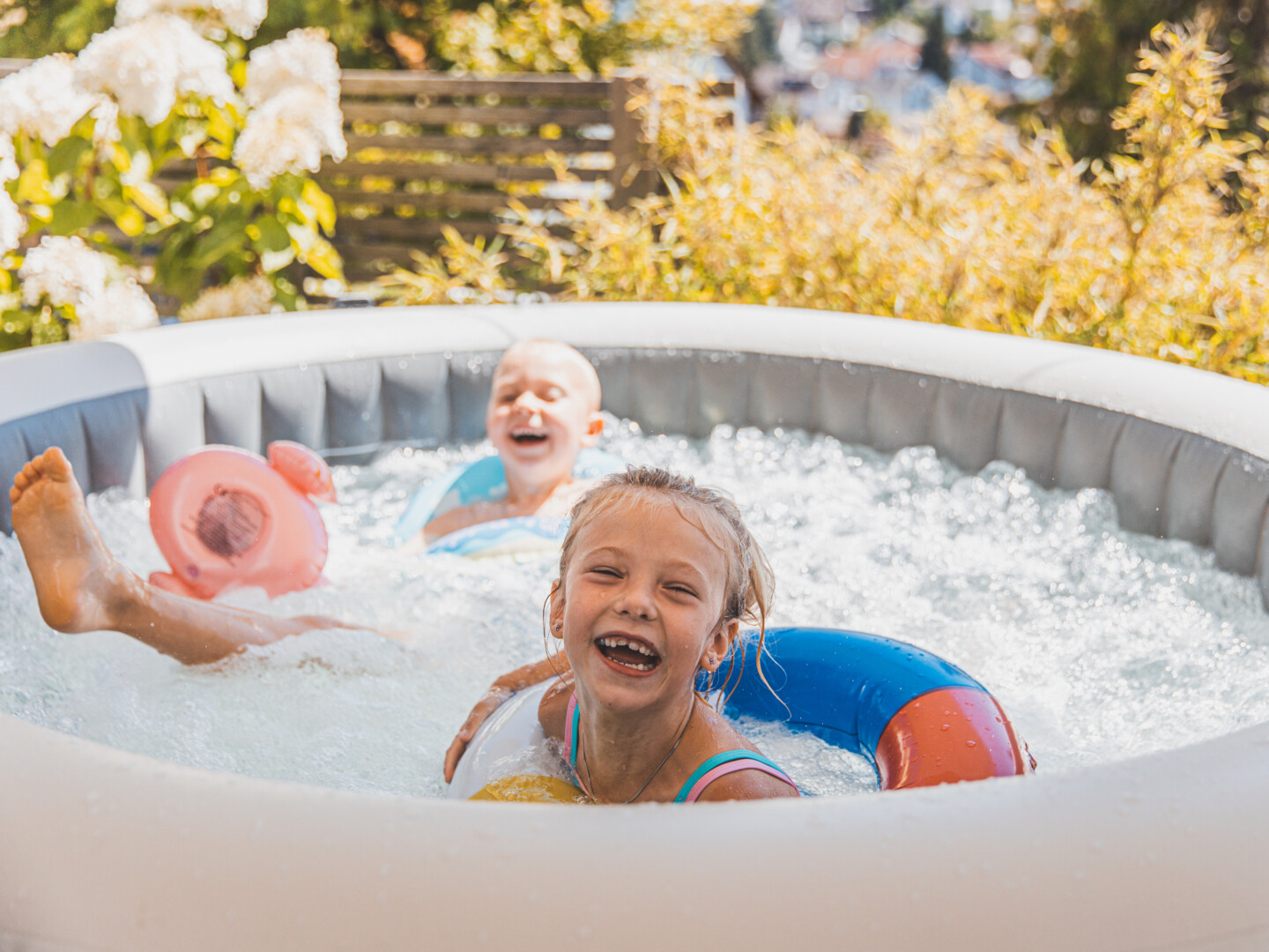 Badespaß und Abkühlung im eigenen Swimming Pool