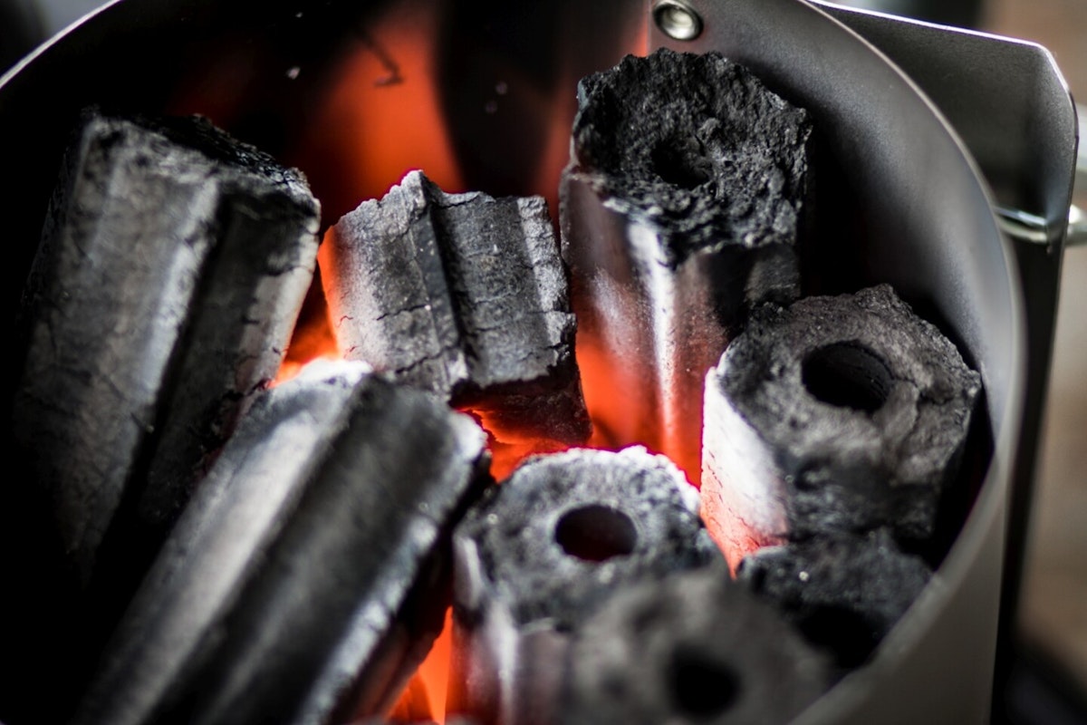 Die EuroBBQ Holzkohlebriketts nach 15 Minuten Die EuroBBQ Holzkohlebriketts nach 15 Minuten