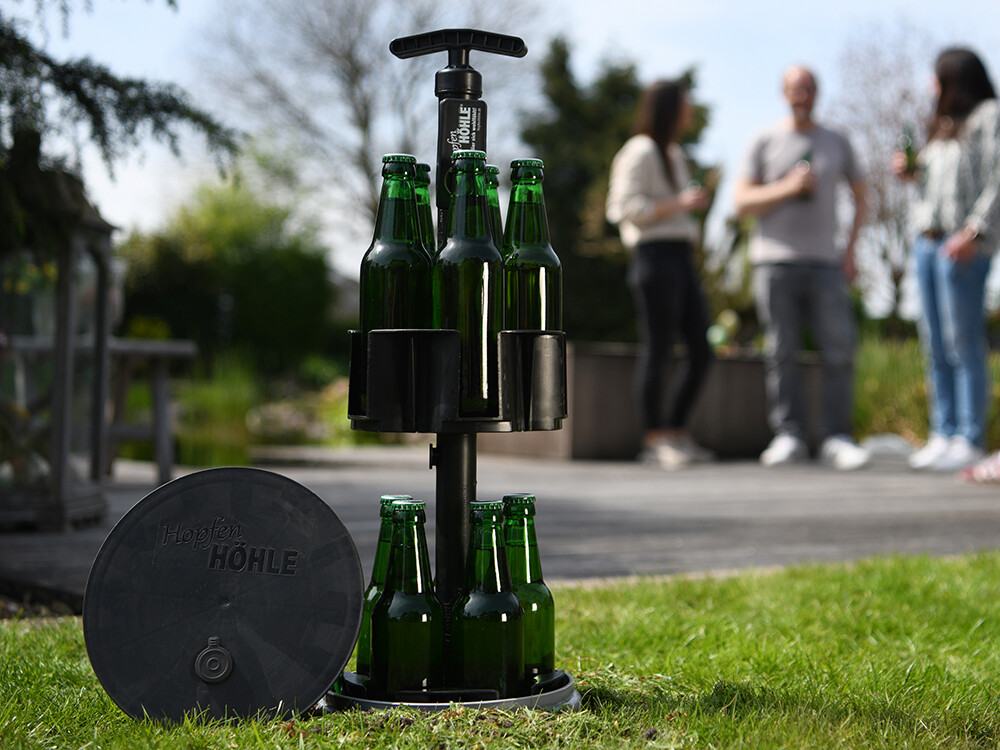 Gekühltes Bier, direkt im Garten und ganz ohne Kühlschrank! Das ist die Hopfenhöhle