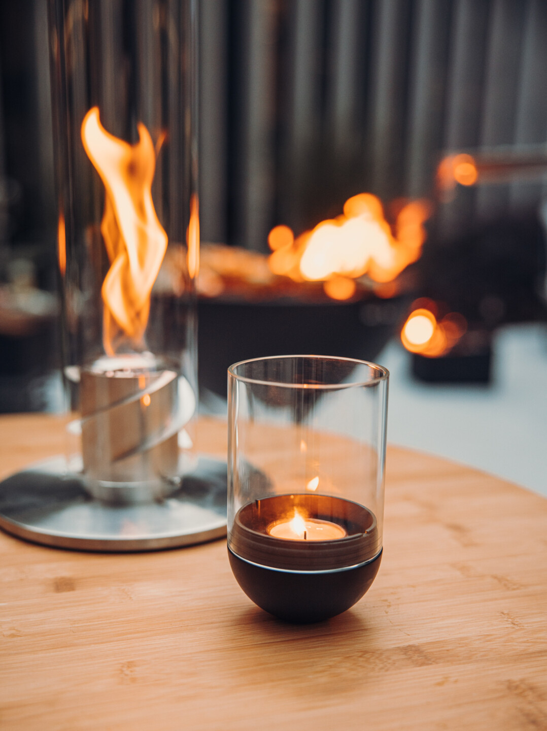 Die frühe Dunkelheit lädt zur Gemütlichkeit am Feuer ein