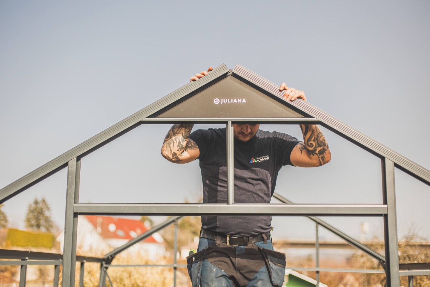 Richten Sie alle vier Wände aus und überprüfen Sie, ob alles lückenlos  zusammenpasst