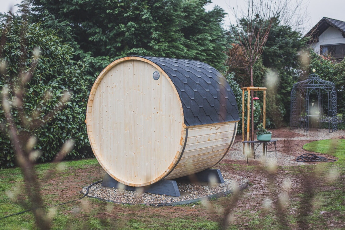 Wolff Finnhaus Fasssauna Rückansicht Rundum gelungen: die Mini Fasssauna von Wolff Finnhaus