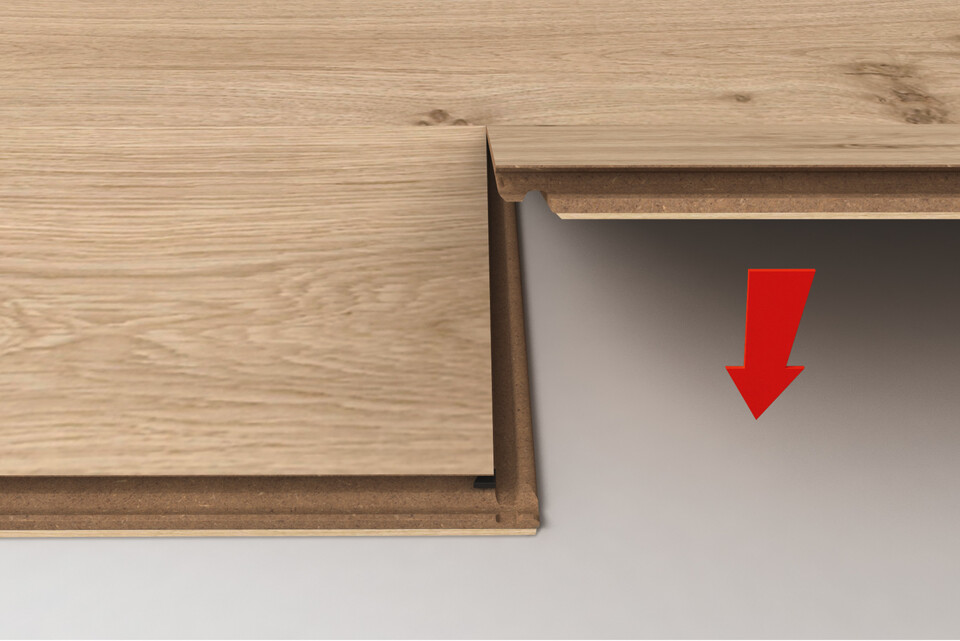 Die Bodendielen werden aneinandergelegt