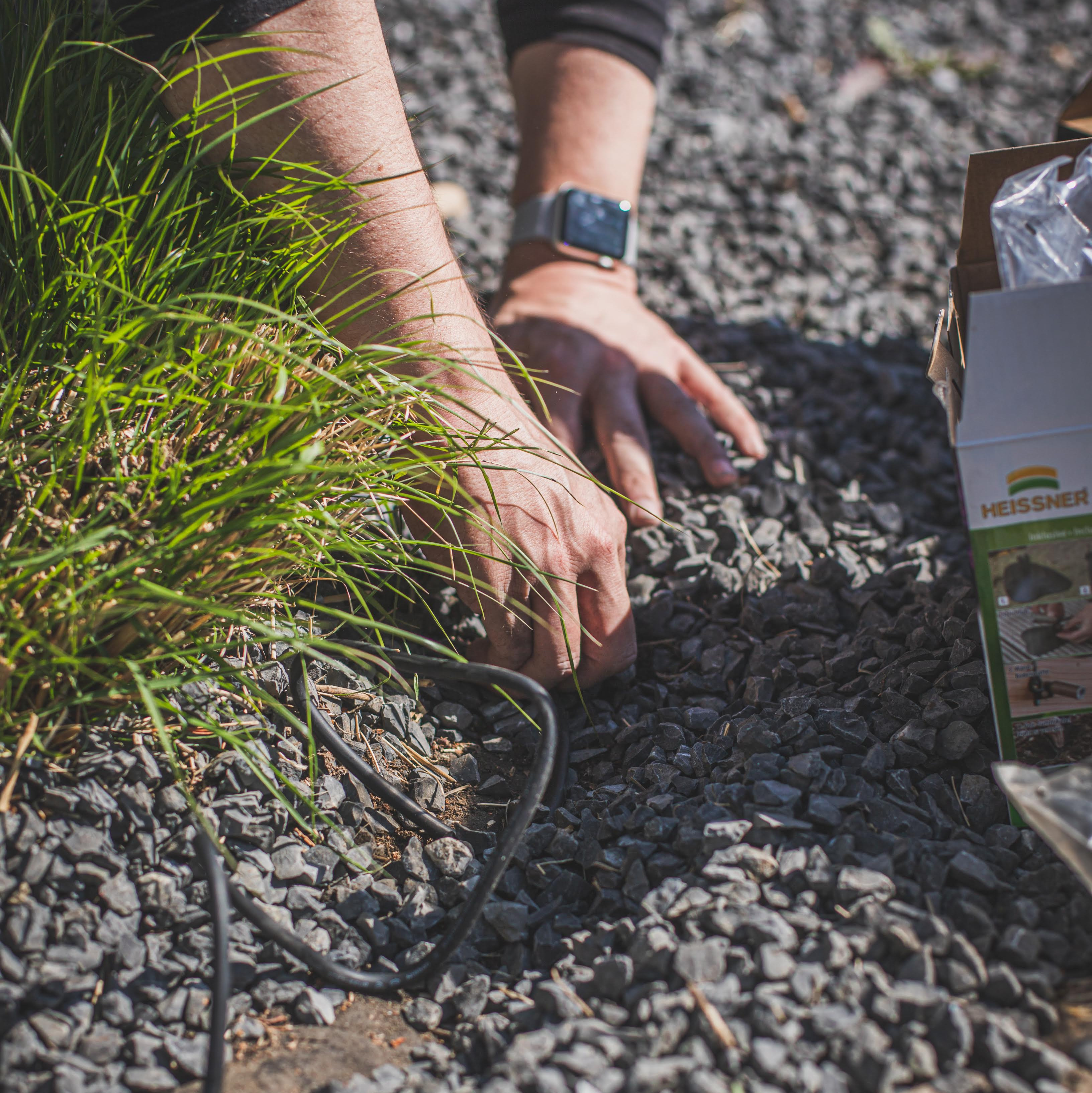 Gartenbeleuchtung – Kabel versteckt verlegen