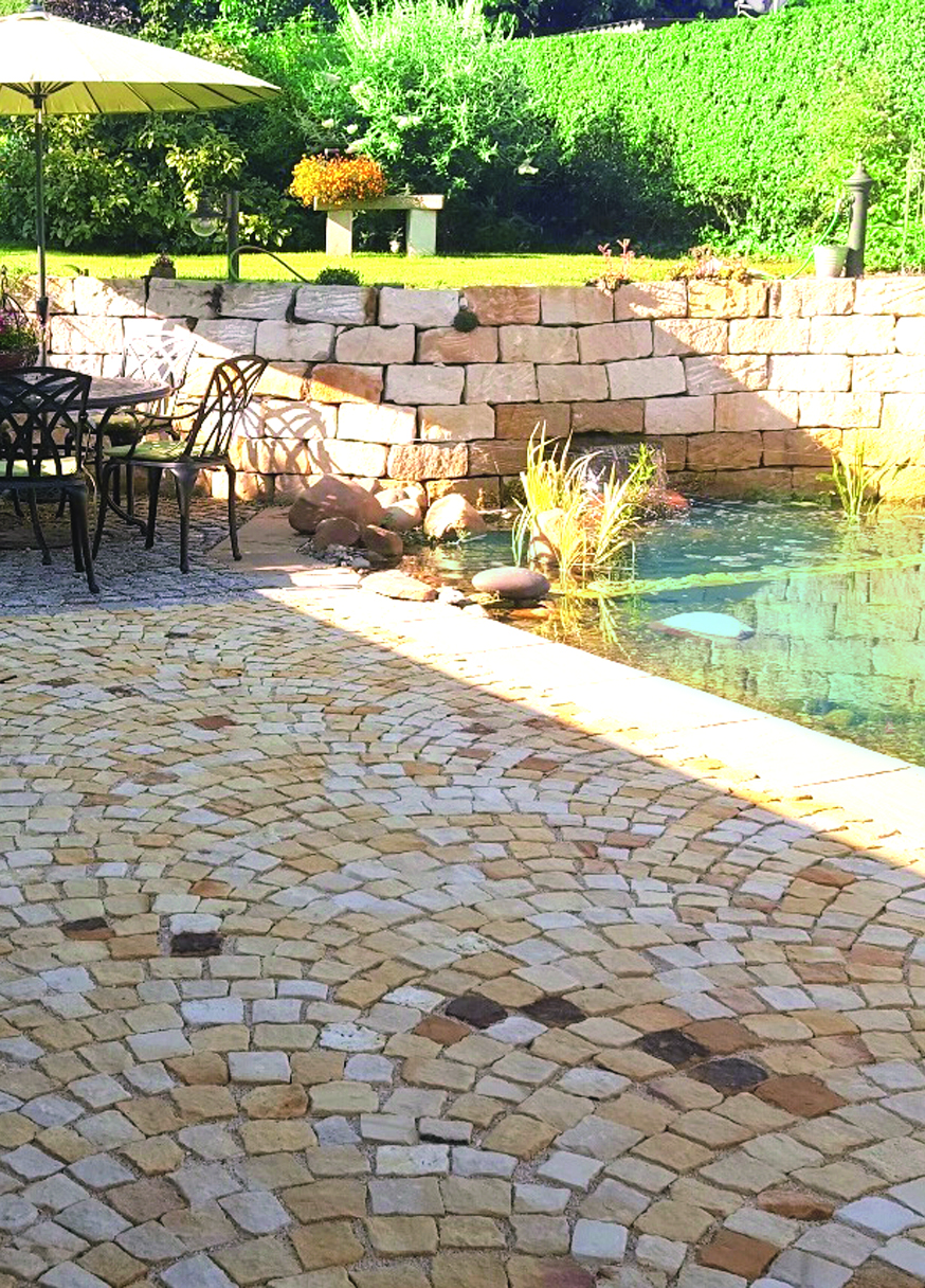 Gelungener Teichbau mit schöner Umsetzung