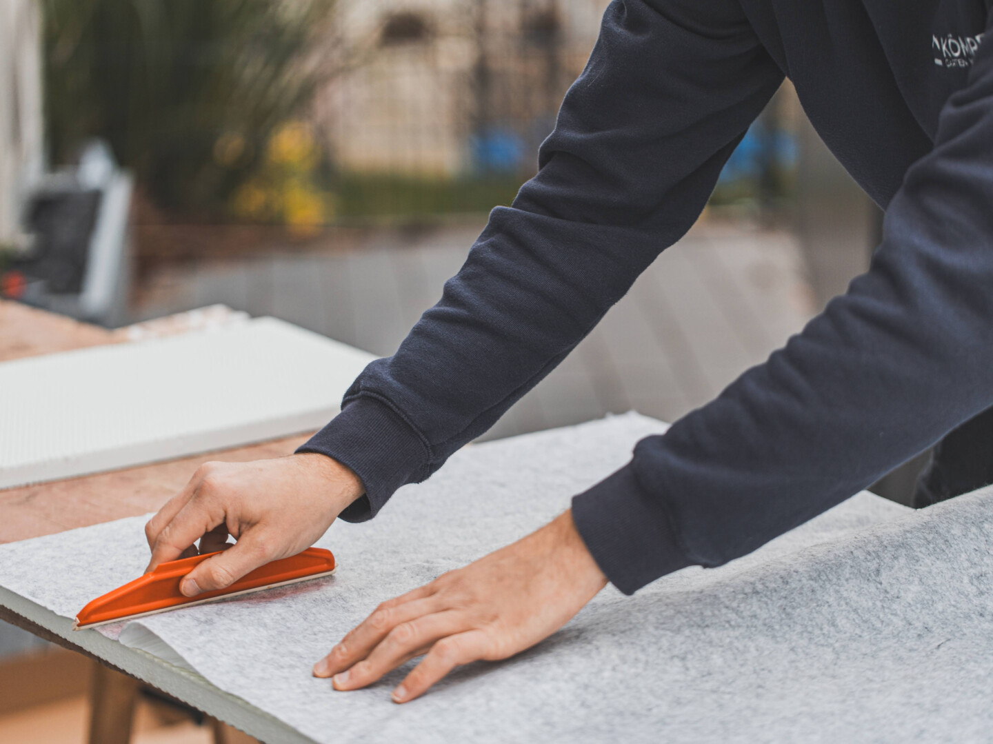 Vlies wird angedrückt