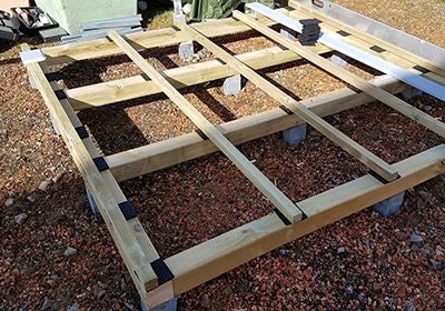 Pfahlfundament mit Fundamentrahmen Pfahlfundament mit Fundamentrahmen