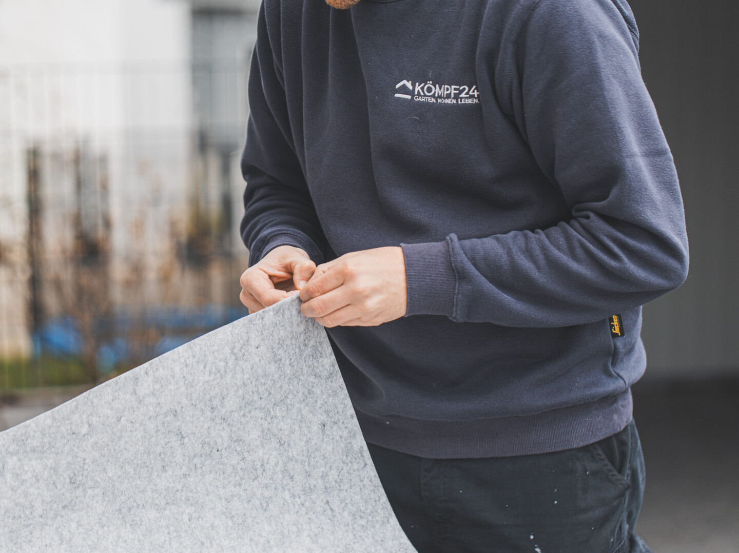 Antikondensvlies - Entfernen der Trägerfolie