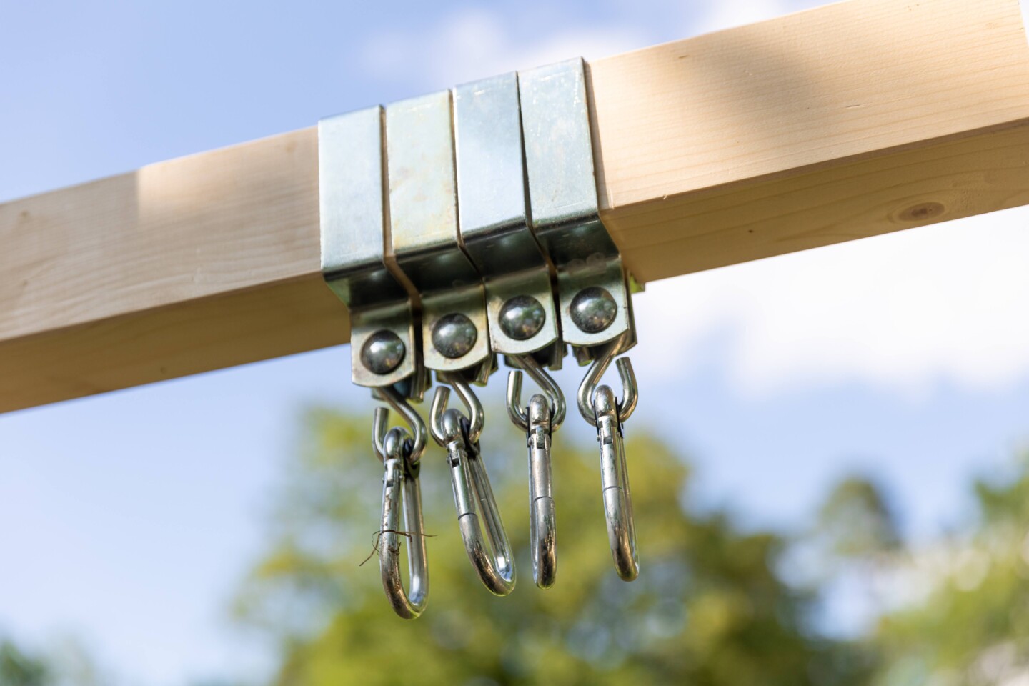 2 Paar Befestigungskarabiner für eine Schaukel