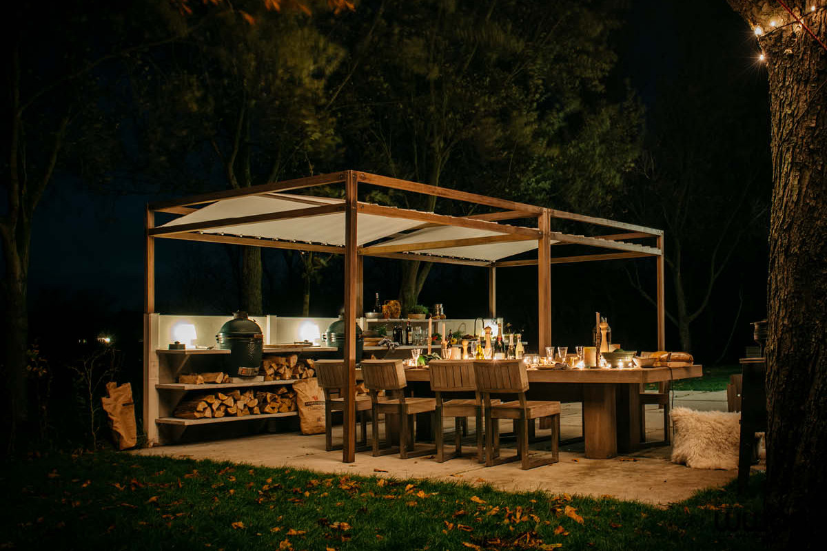 Auf der Terrasse kann die WWOO auch freistehend aufgebaut werden, als Abgrenzung zum Garten