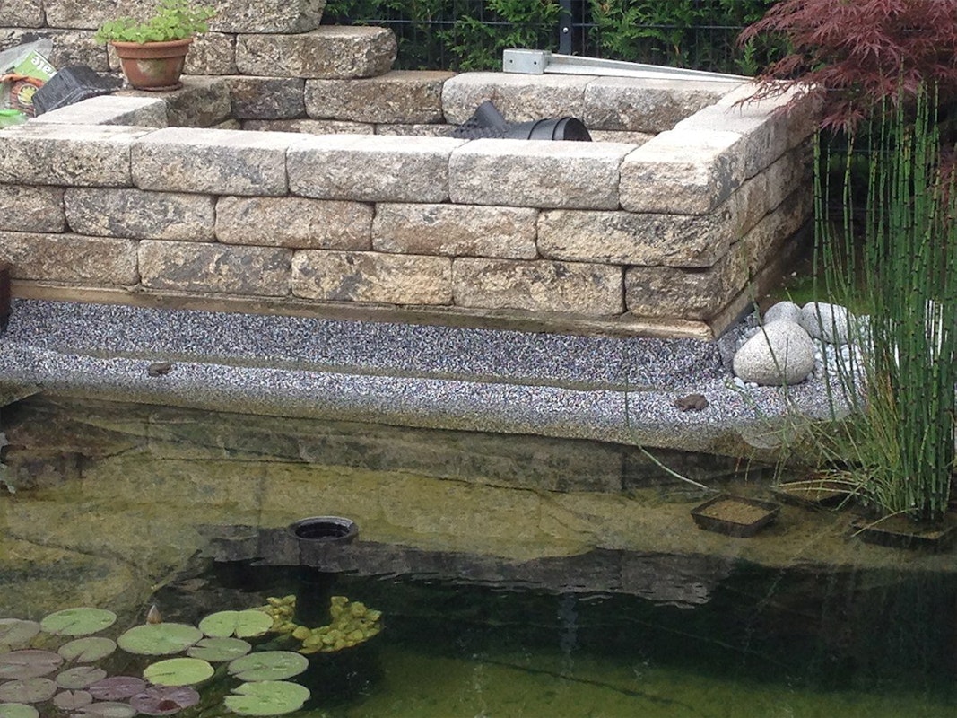 Teich befüllt