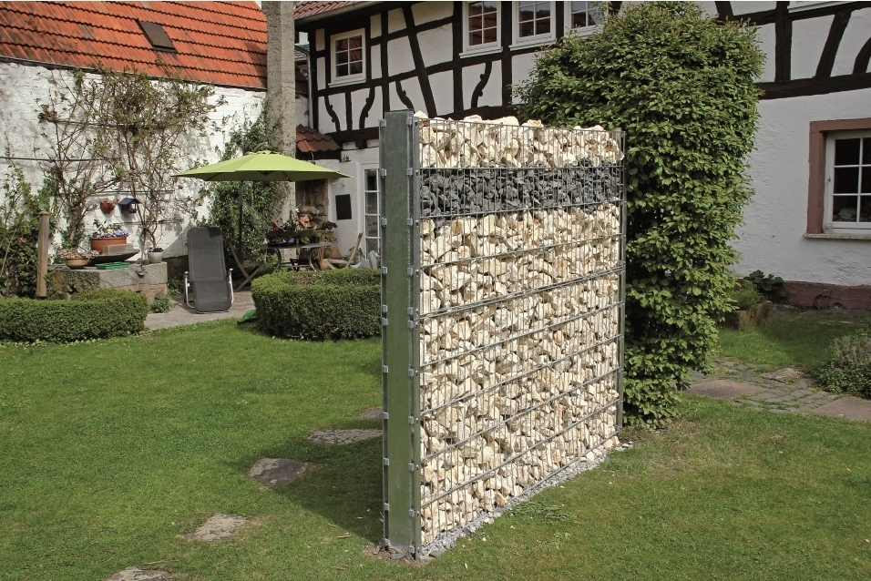 Mit der Füllung von Gabionen Akzente setzen 