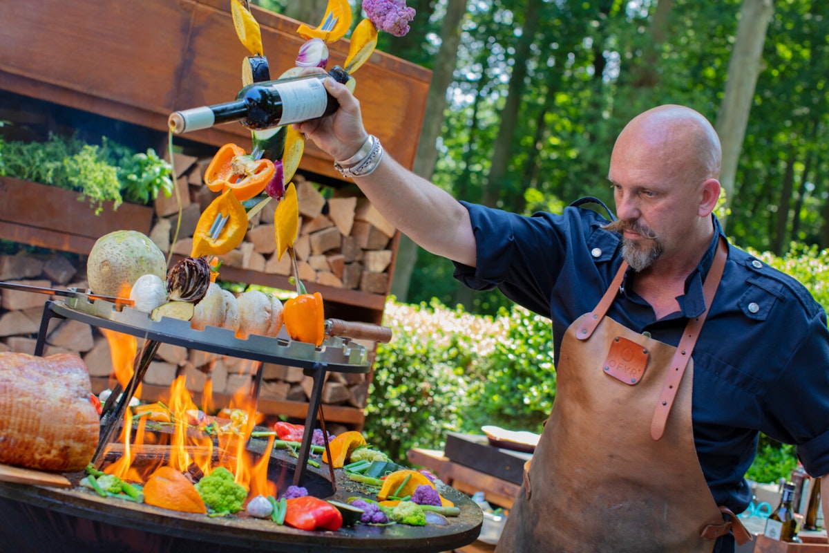Kochen und Grillen Ofyr Kunstvoll und kreativ, Ofyr eignet sich bestens für Events und Koch-Showeinlagen