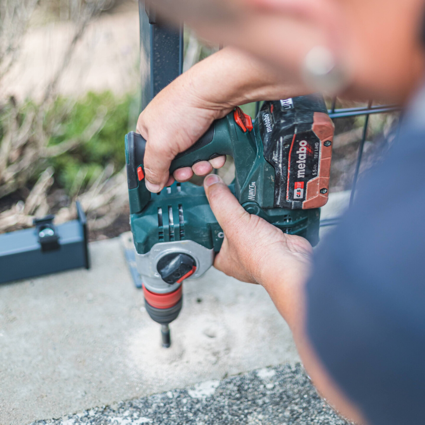 Mit dem 36V-Akku lassen sich selbst anspruchsvolle Aufgaben kabellos bewerkstelligen