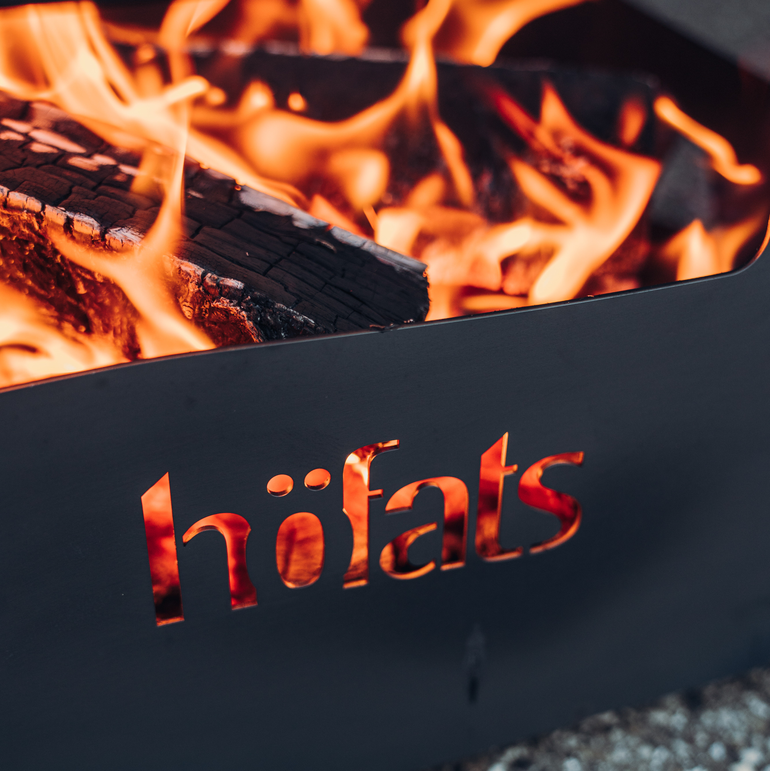 Winterabend an der Feuerschale