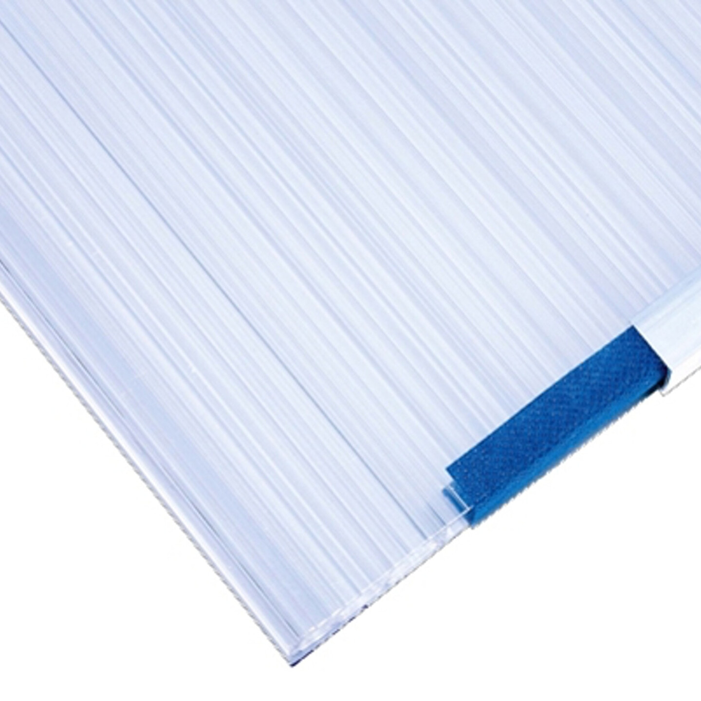 Doppelstegplatten aus Polycarbonat werden üblicherweise zur Dacheindeckung von Terrassendächern eingesetzt