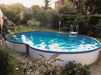 Pool im eigenen Garten