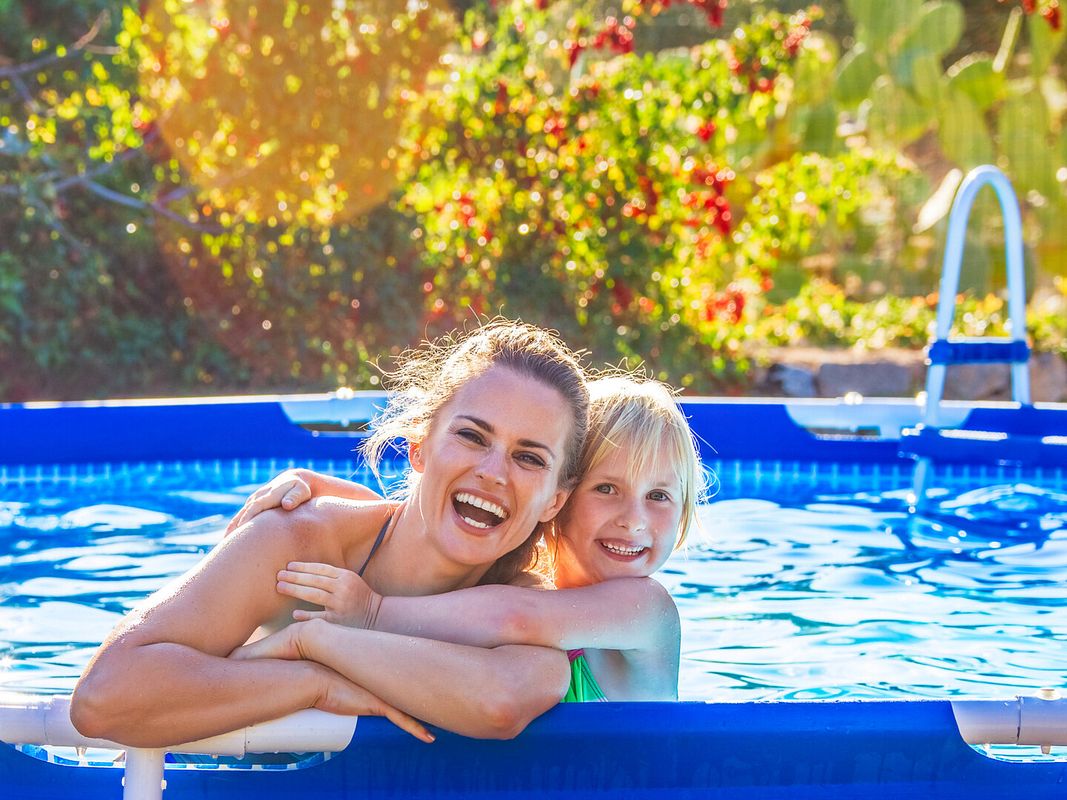 Spaß im Aufstell-Pool