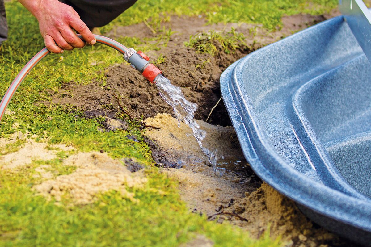 Hohlräume füllen und Spannungen mit Wasser ausgleichen