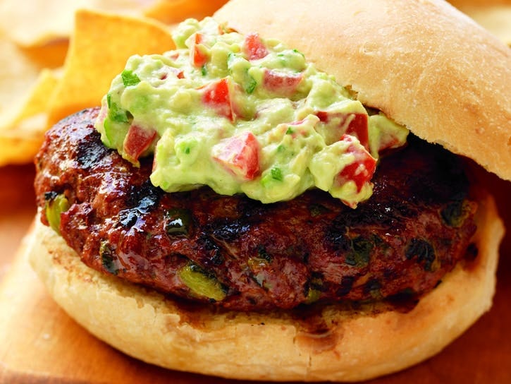 California-Burger mit Avocado-Sauce California-Burger mit Avocado-Sauce