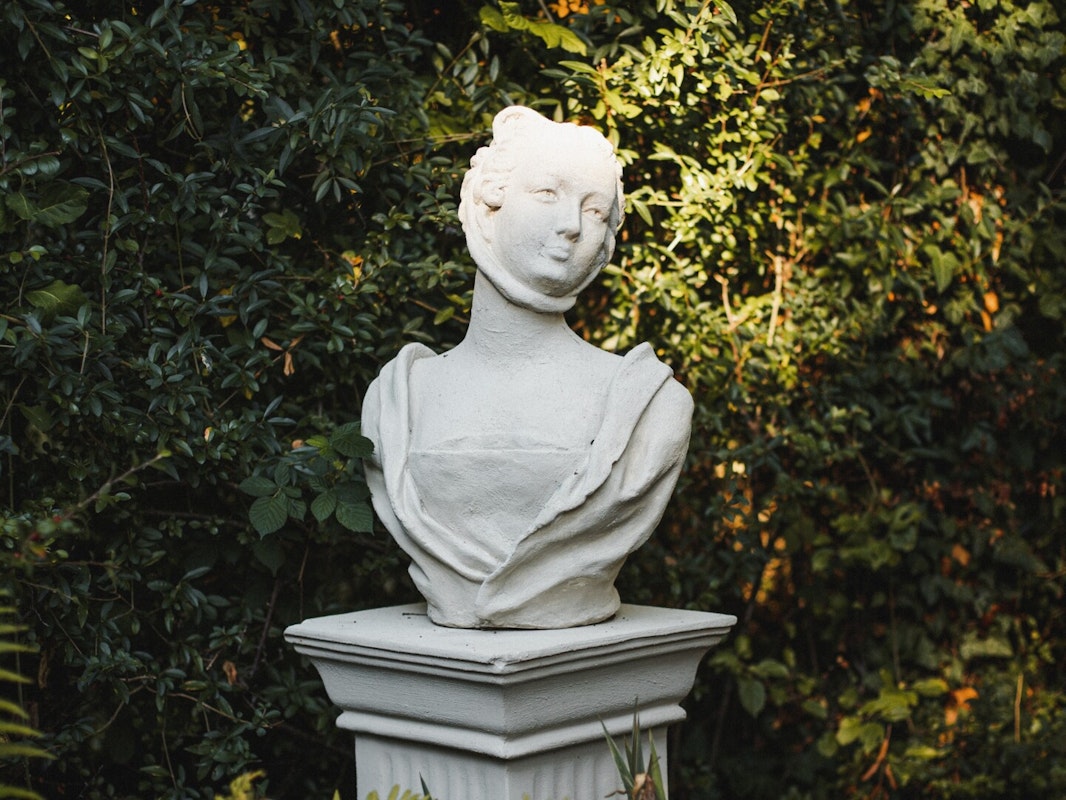 Statue Kunstvolle Gartengestaltung