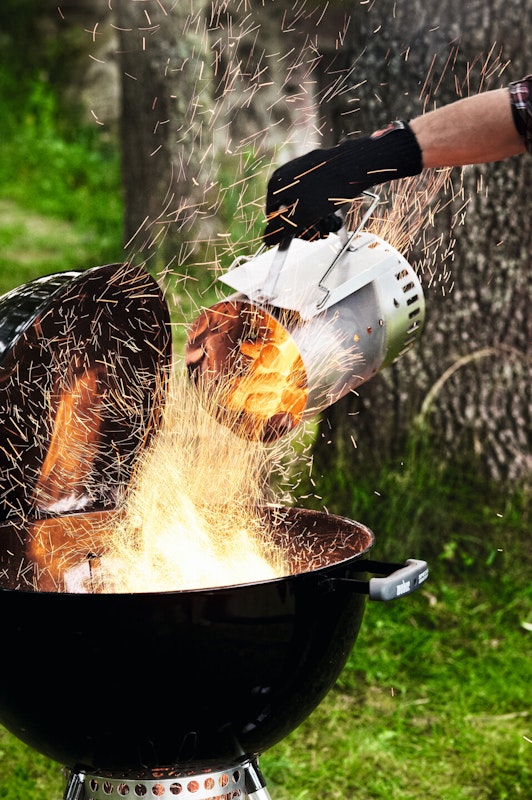 Mit einem Anzündkamin können Sie schnell reagieren | grillstyle.de Mit einem Anzündkamin können Sie schnell reagieren | grillstyle.de