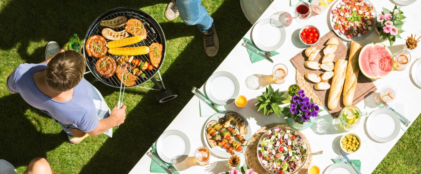 Grillen & Genießen Mit Freunden gemeinsam grillen und an der Tafel speisen - herrlich!