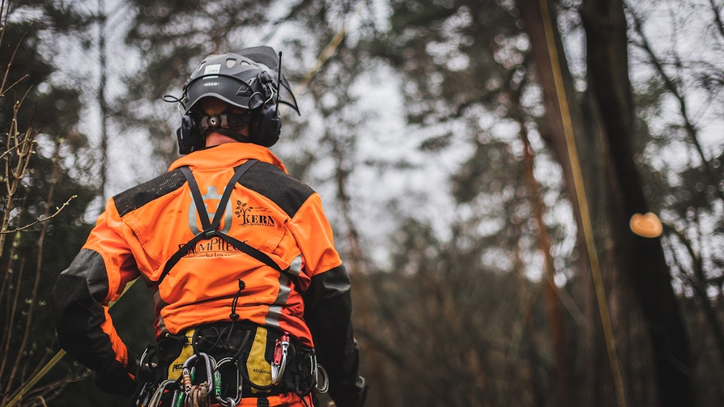 Kevlarbesätze an den stark beanspruchten Stellen der Arbeitsjacke Kevlarbesätze an den stark beanspruchten Stellen der Arbeitsjacke
