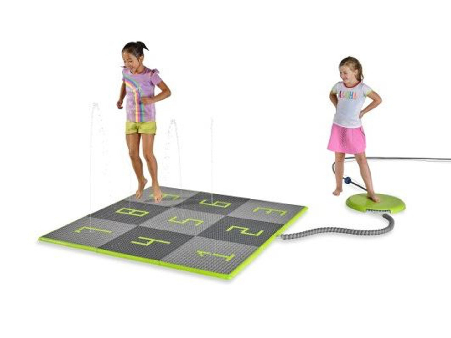 Spaß mit den EXIT Springle Wasserspielfliesen