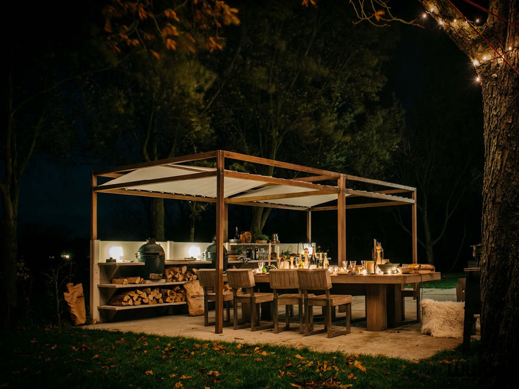 WWOO Außenküche: Überdachte Grillecke Die WWOO Outdoorküchen bieten dem Kamadogrill bereits einen einseitigen Wetterschutz