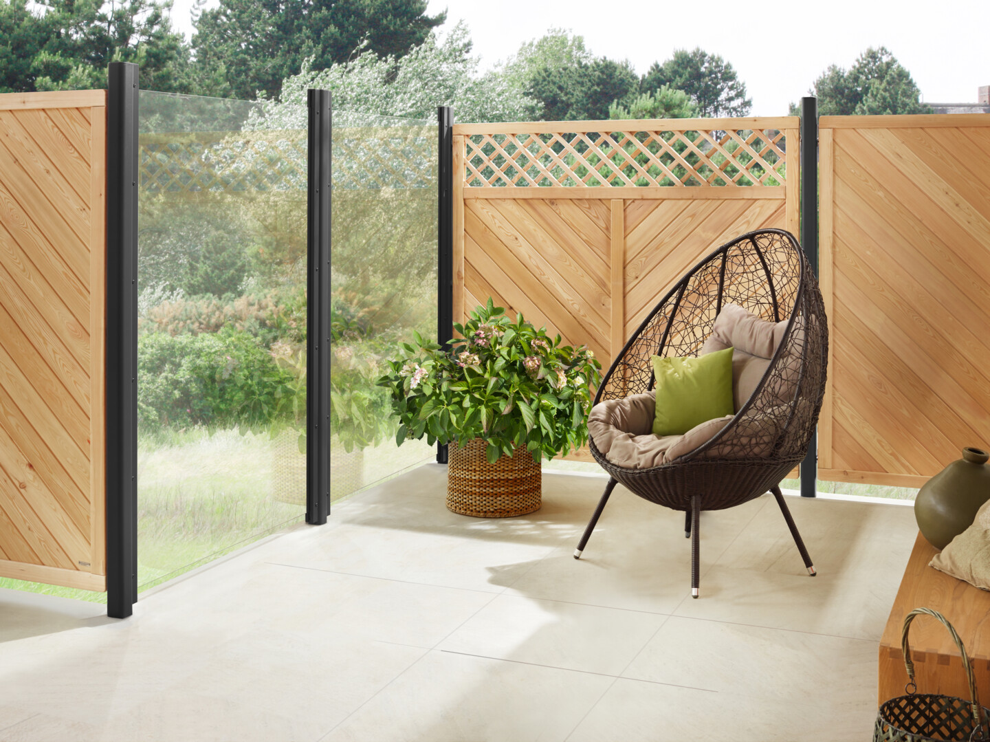 Sichtschutz aus Holz: TraumGarten Altai Maro mit Rankgitter