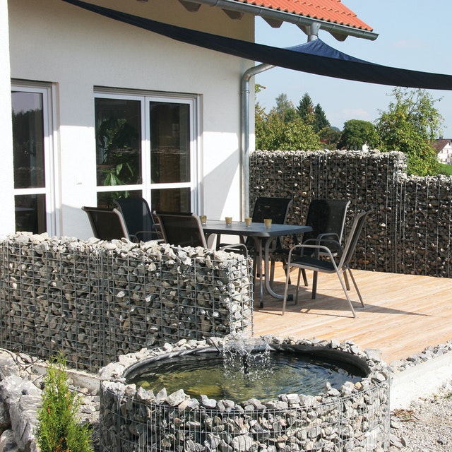 Terrassen-Sichtschutz zum Nachbarn aus Gabionen