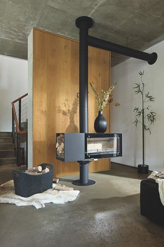 Bis an die Decke - Holzboden an der Wand verlegen
