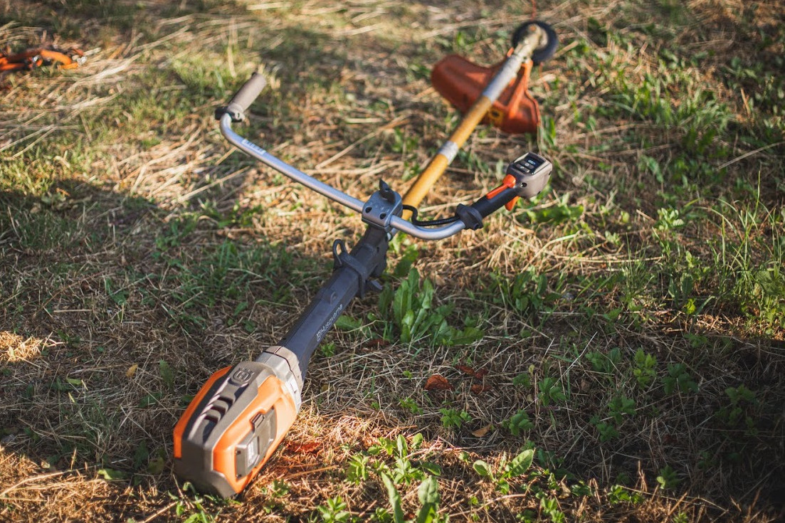 Der leistungsstarke Akkufreischneider von Husqvarna