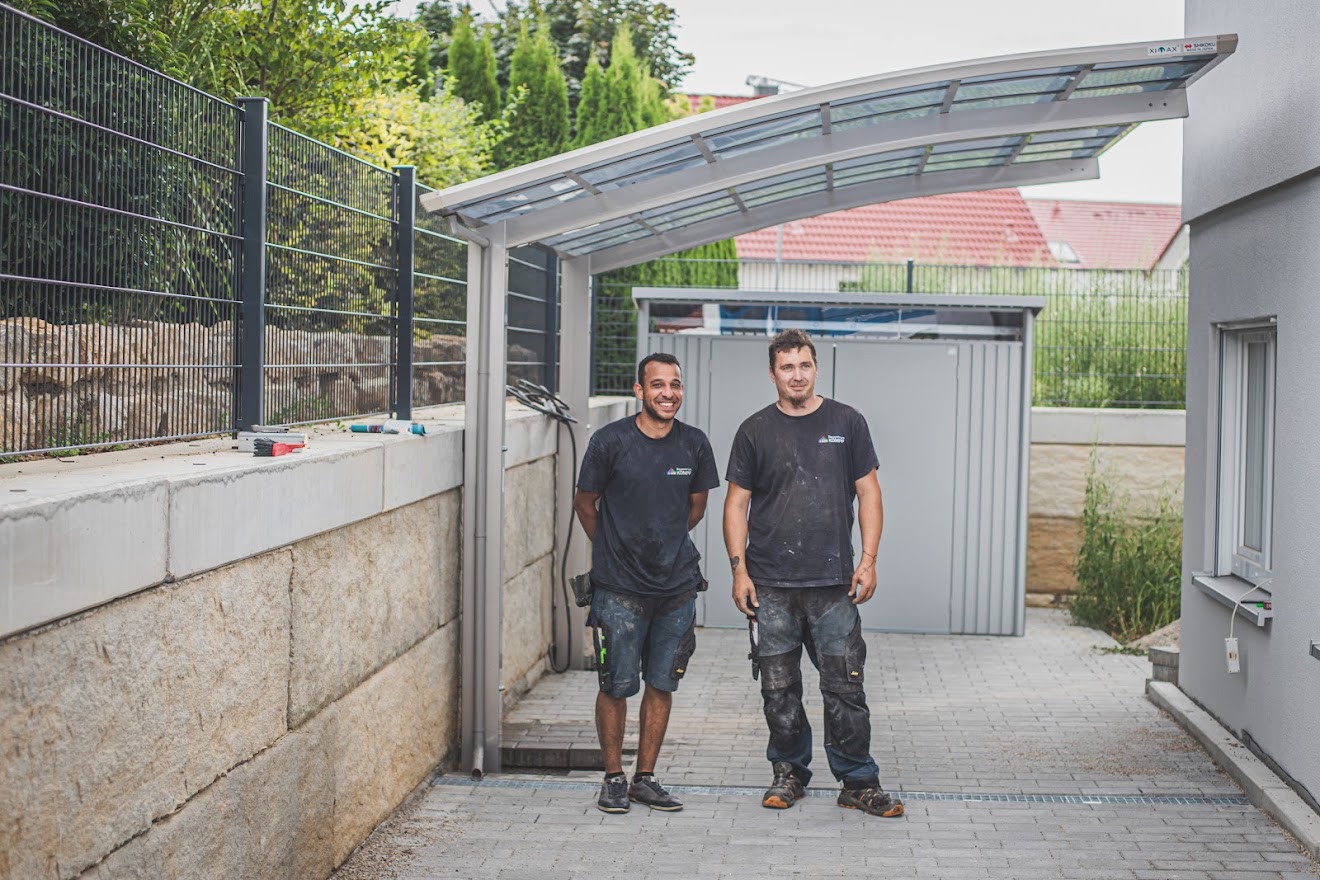 Unsere Kollegen: Fertig ist das Ximax Carport Portoforte Typ 80