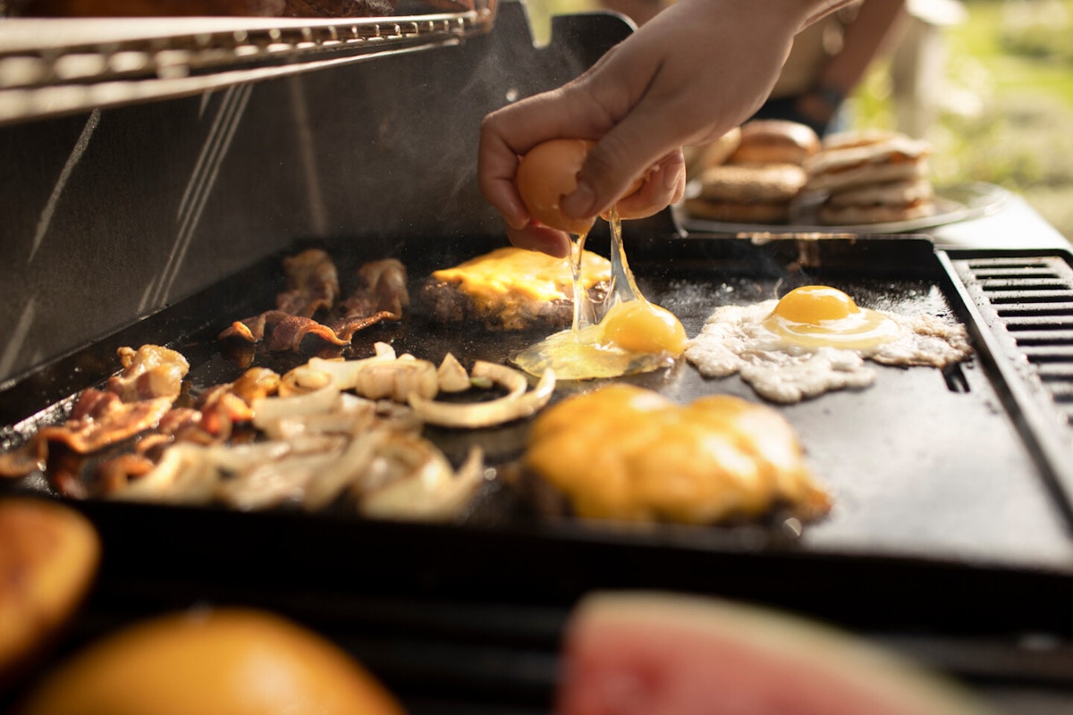 Grillplatte/Plancha Mit der Grillplatte oder Plancha können Sie nicht nur grillen sondern auch auf dem Grill braten!
