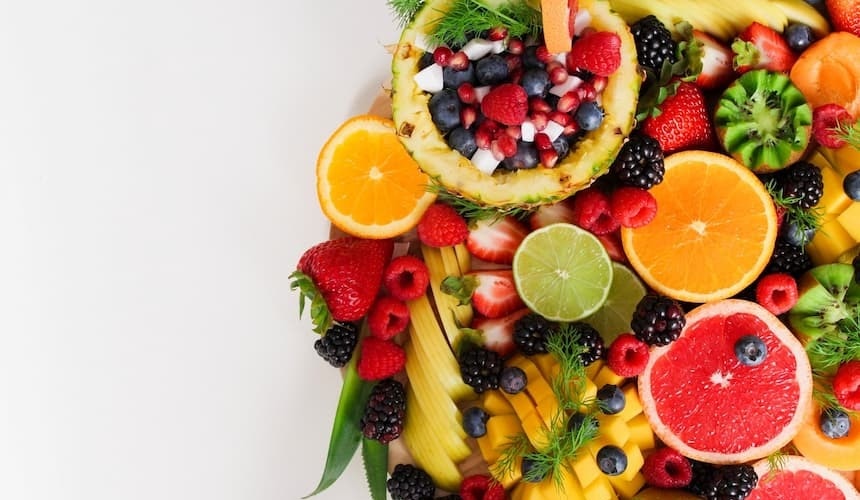Vitamine pur - idealer Snack für Hund und Mensch Obsalat aus vielen Sorten Obst